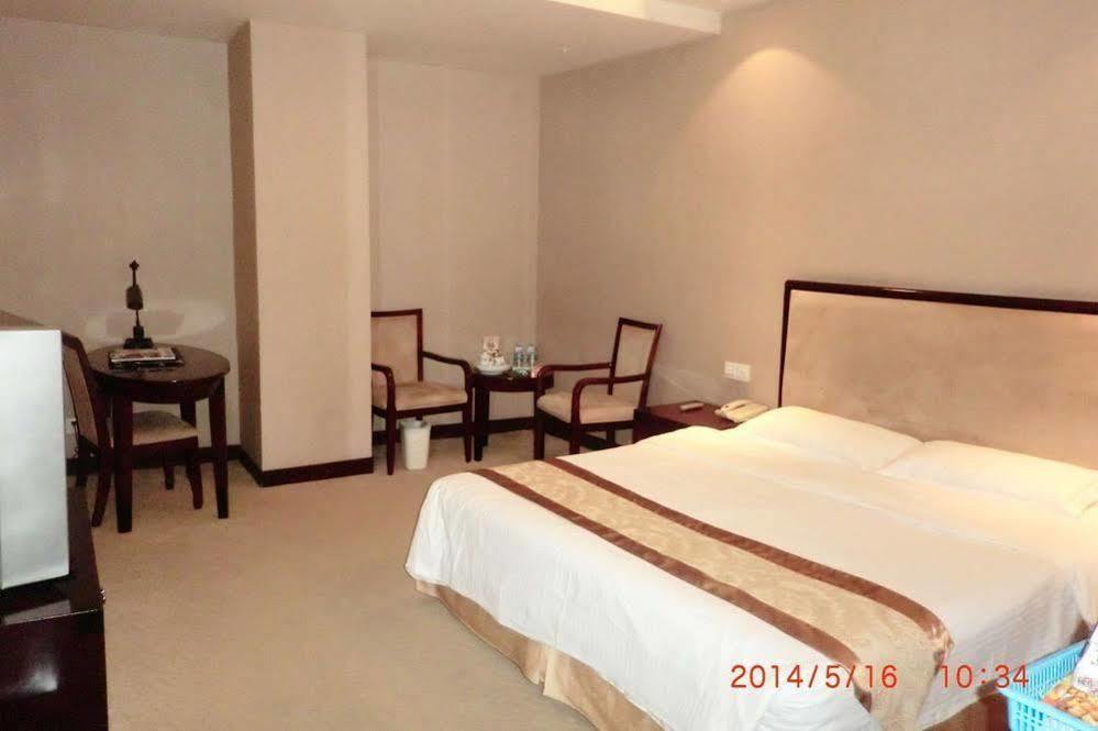 Wanyi Hotel Dongguan  Exterior photo